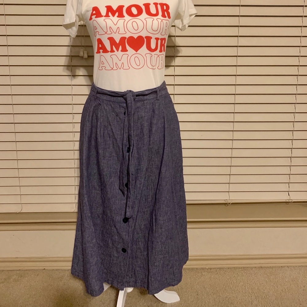 Old Navy Chambray Denim Button Skirt w/belt